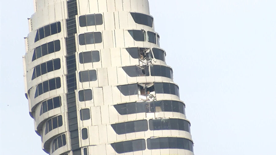 Çamlıca Kulesi'nde vinçten parça düşmesiyle dış cephede hasar oluştu