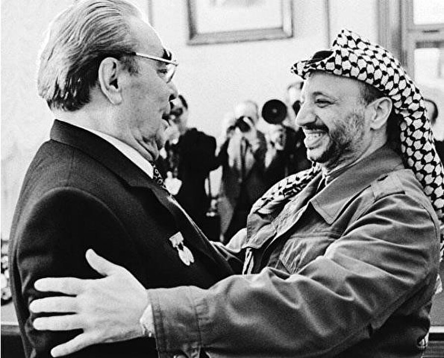 Leonid Brejnev ve Yasir Arafat (1967)