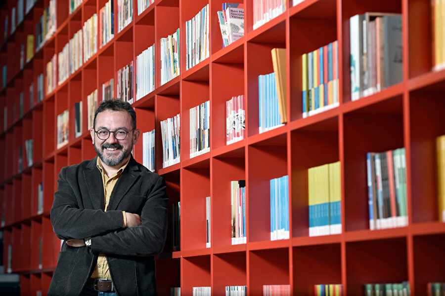 Ketebe Yayınları Yayınevi Müdürü Güray Süngü ile hem gençlik edebiyatının ne anlama geldiğini hem de Ketebe Yayınları olarak yapacakları gençlik serisinin detaylarını konuştuk.