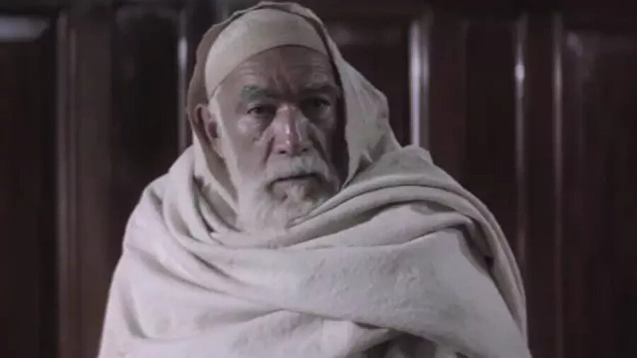 Ömer el-Muhtar'ın biyografisini anlatan Akkad'ın yönetmenliğini yaptığı Çöl Aslanı filminden kare.