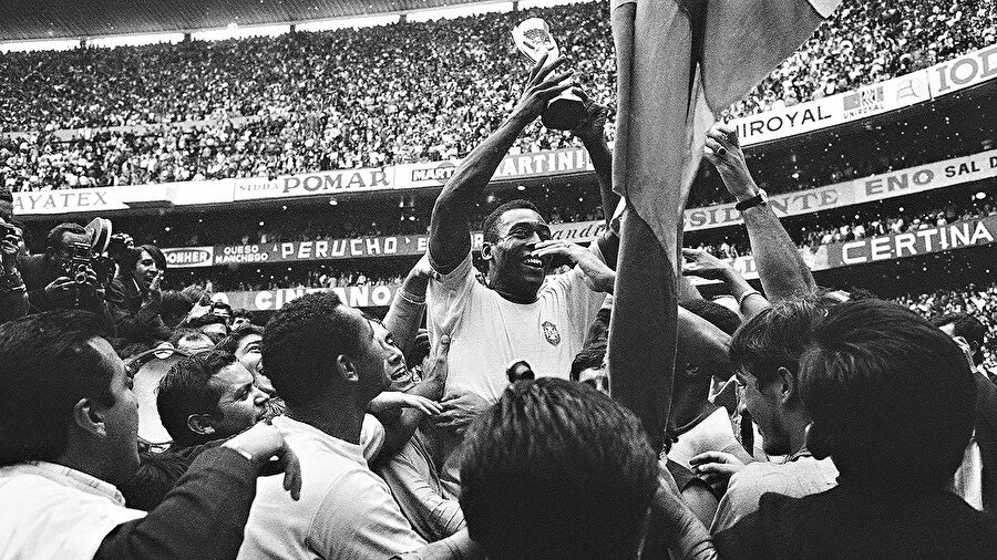 Brezilya 1970’te üçüncü dünya şampiyonluğunu kazanıyor ve Jules Rimet Trophy’yi kaldıran son takım oluyor.