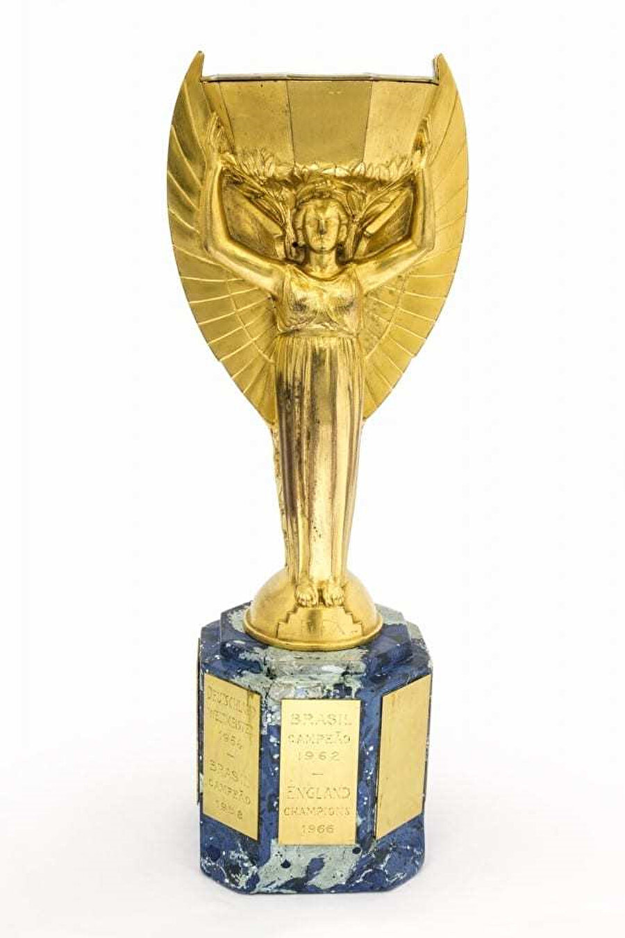 İngiltere’deki Ulusal Futbol Müzesi’nde sergilenen Jules Rimet Trophy.