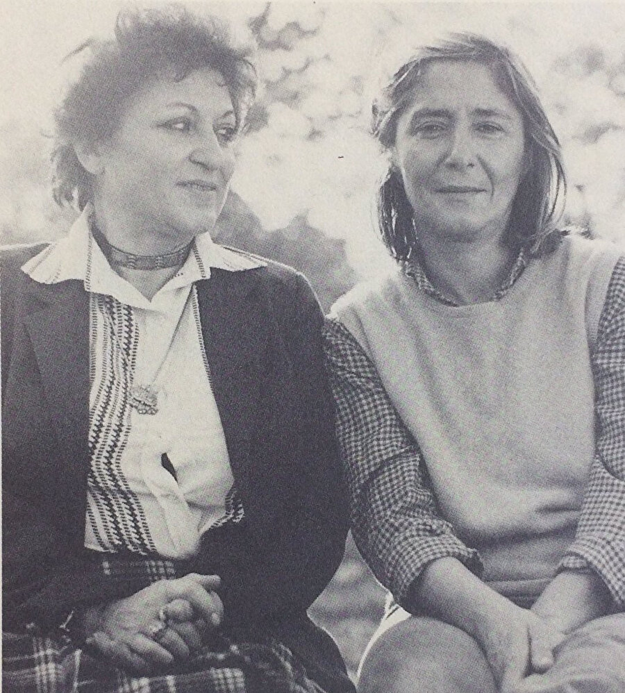 1984-yılı-Arnavutköy-Leylâ-Erbil-ve-Tezer-Özlü.