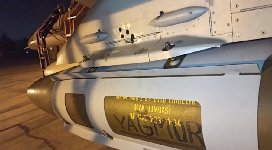 Taksim'deki saldırıda hayatını kaybedenlerin isimleri teröristleri vuran bombaların üstüne yazıldı