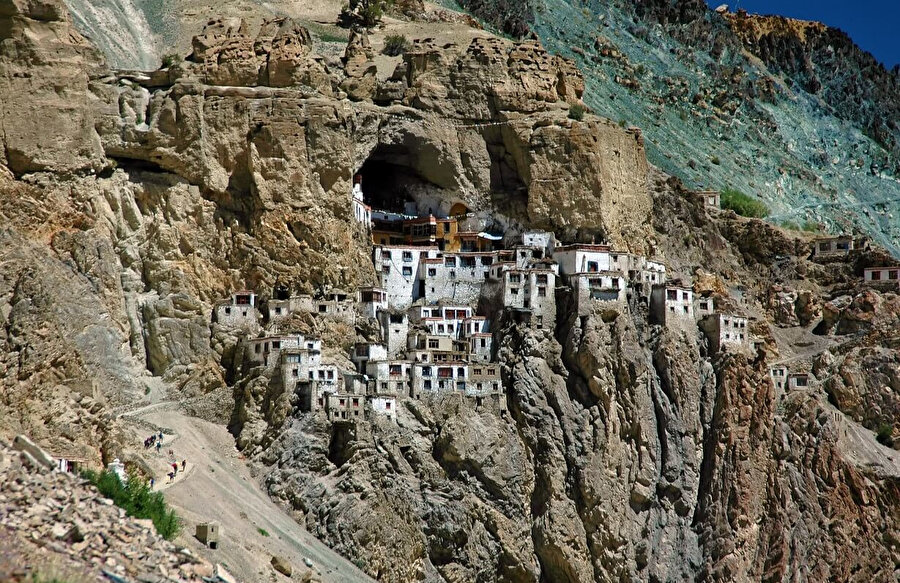 Phugtal Gompa Manastır Komünü.