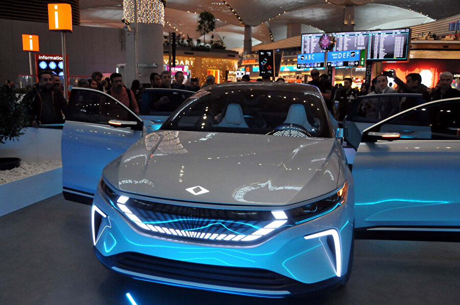 TOGG, İstanbul Havalimanı'nda görücüye çıktı