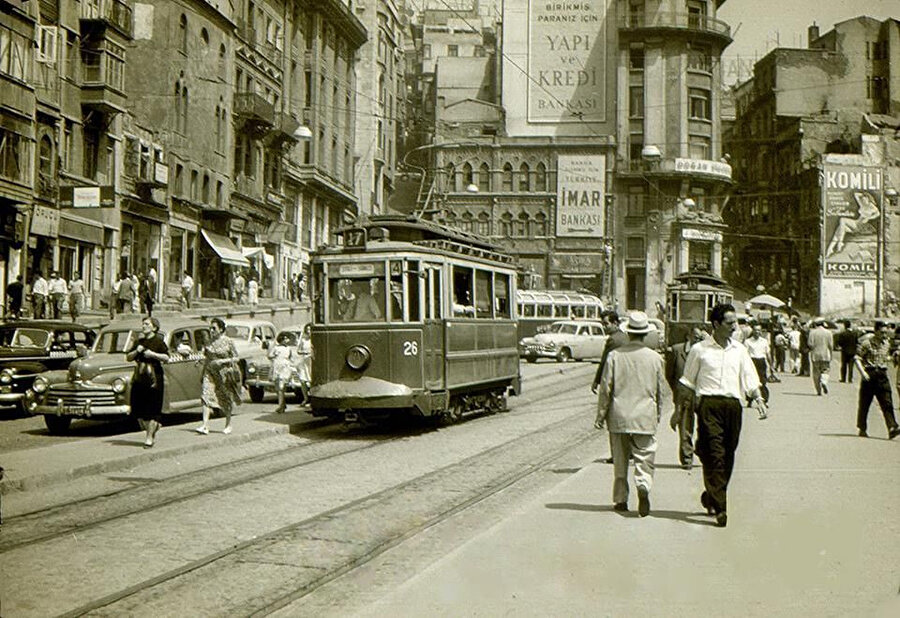 Karaköy meydanı, 50'li yıllar.