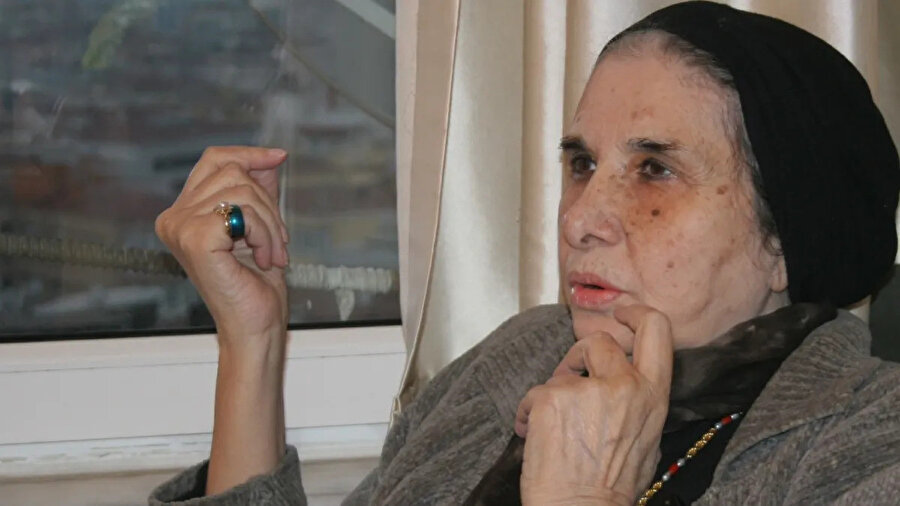 ​Senarist ve yazar Ayşe Şasa