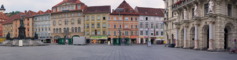 Hitler'in ninesinin çalışmaya gidip hamile kaldığı Graz şehri.