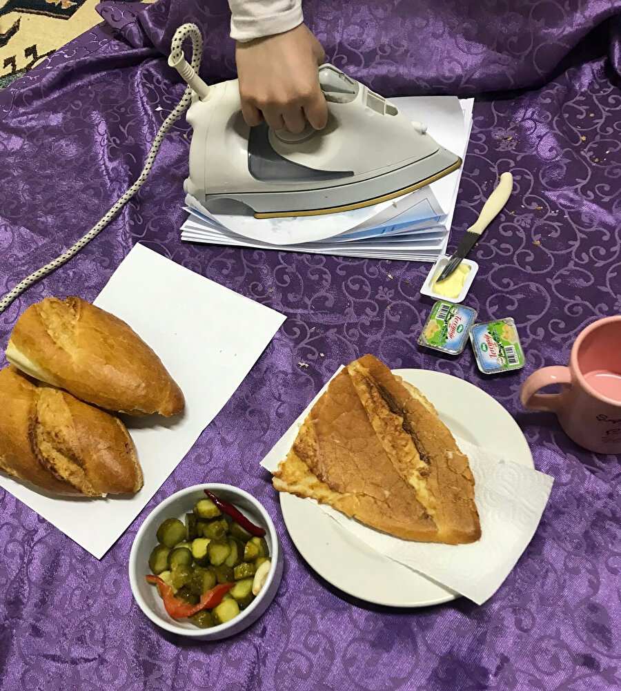 Burnumuza yanık kağıt kokusu geldi