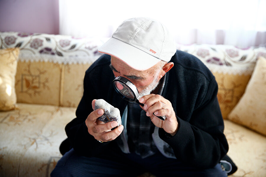 Yıllardır topluyor, 3 binden fazla var: Eşi evde istemedi, bahçeyi müzeye çevirdi