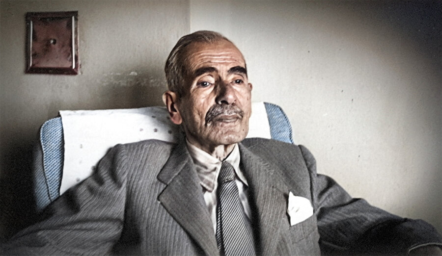 İlk şiirlerini Servet-i Fünûn’a götürdüğü zaman Tevfik Fikret’in “İkinci Hamid doğuyor galiba” demesi ve Faik Âli’nin de ömrü boyunca Abdülhak Hamid tarzında şiirler yazması şairin “İkinci Hamid” olarak anılmasına yol açmıştır.