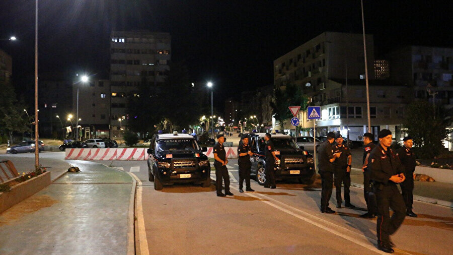 Sırbistan, Kosovalı Sırpların barikat kurarak uluslararası kurumlara seslerini duyurmaya çalıştığını ifade etti.