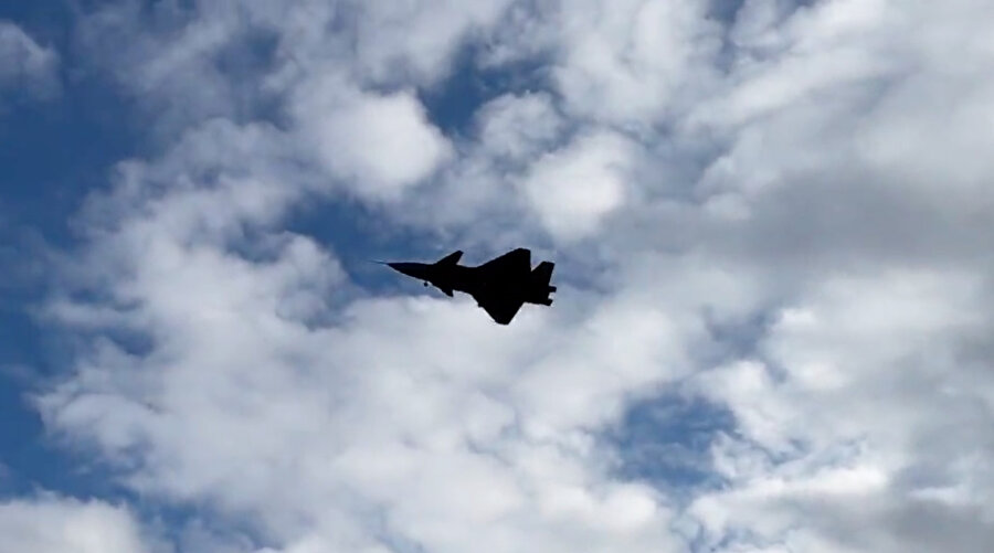 Türkiye’nin ilk insansız savaş uçağı Bayraktar Kızılelma ilk uçuşunu gerçekleştirdi

