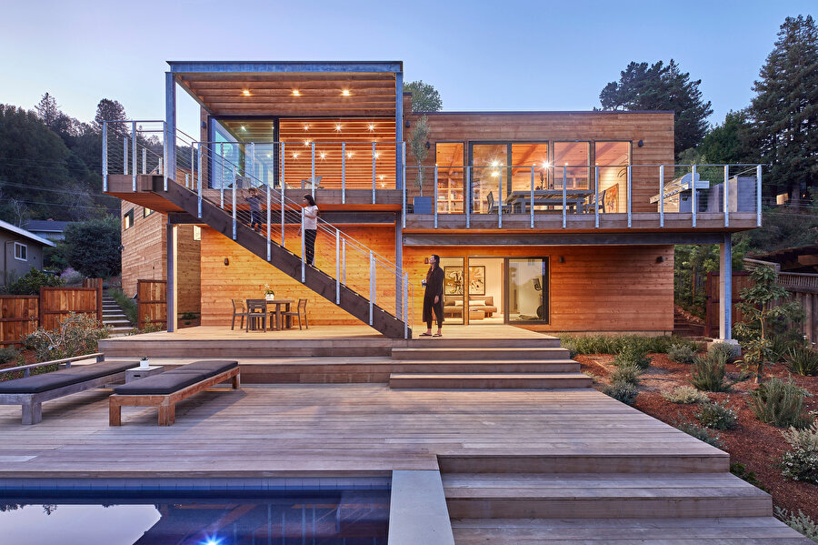 The Middle Half House.