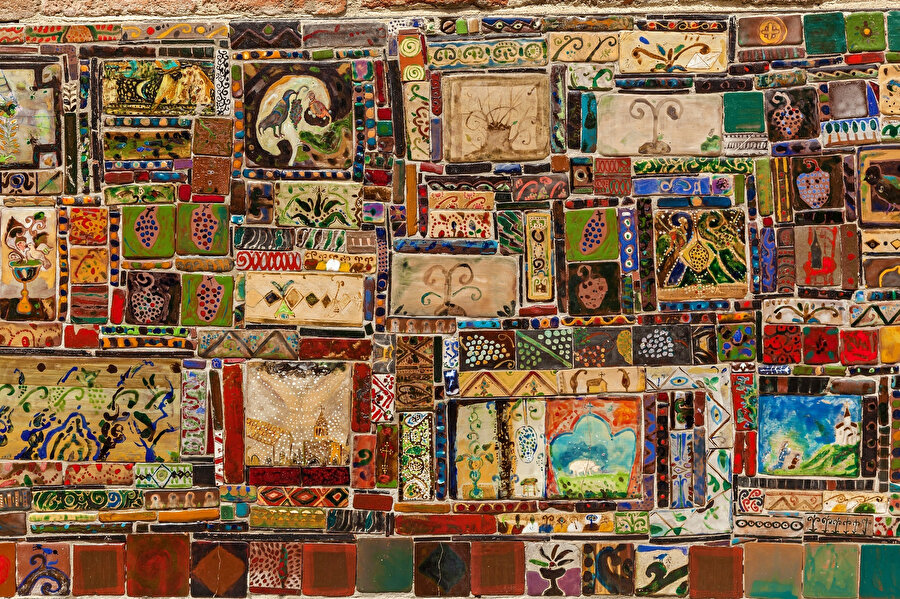 Dışarıdan bakıldığında oldukça mütevazı görünen Tiflis aslında sadelik içinde asil bir yaşama tutkusunu barındırır.