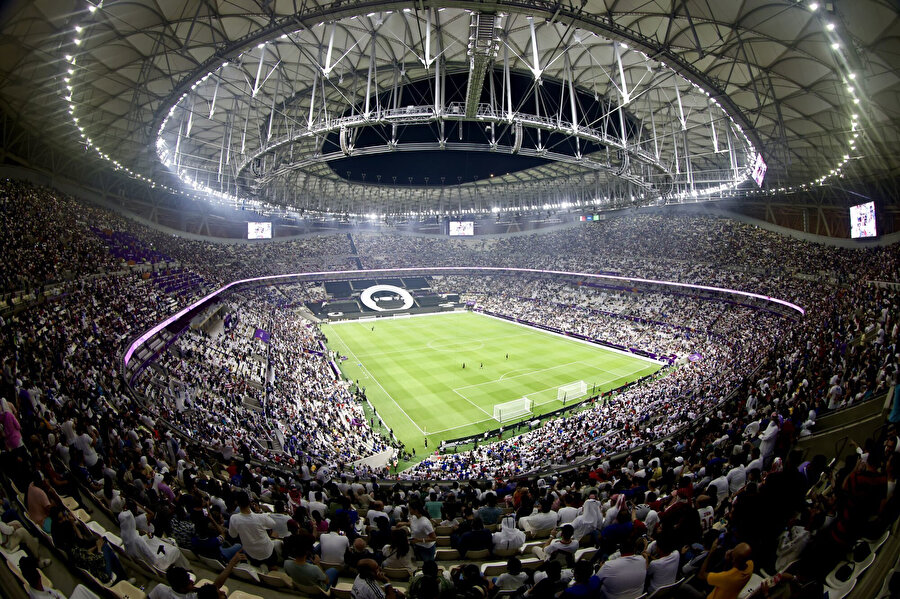 QNA'da yer alan haberde, yaklaşık 1 ay süren turnuvada, toplamda 1.4 milyon kişi Katar'ı ziyaret ederken, yaklaşık 3.4 milyon kişinin de kupa maçlarını stadyumlarda izlediği aktarıldı.