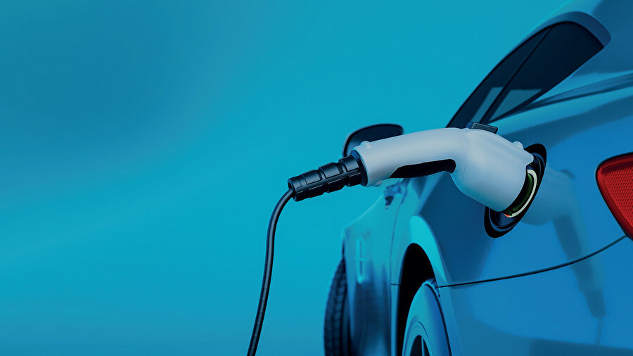 Türkiye’de şarj istasyonlarının dağılımında İstanbul, Ankara ve İzmir öne çıkıyor. Bununla beraber Türkiye’nin tüm şehirlerinde en az bir istasyon bulunuyor.