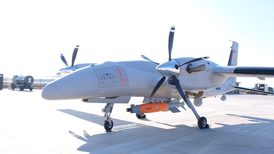 Hedefi başarıyla vurdu: Bayraktar AKINCI yeni nesil güdüm kitini ilk kez kullandı