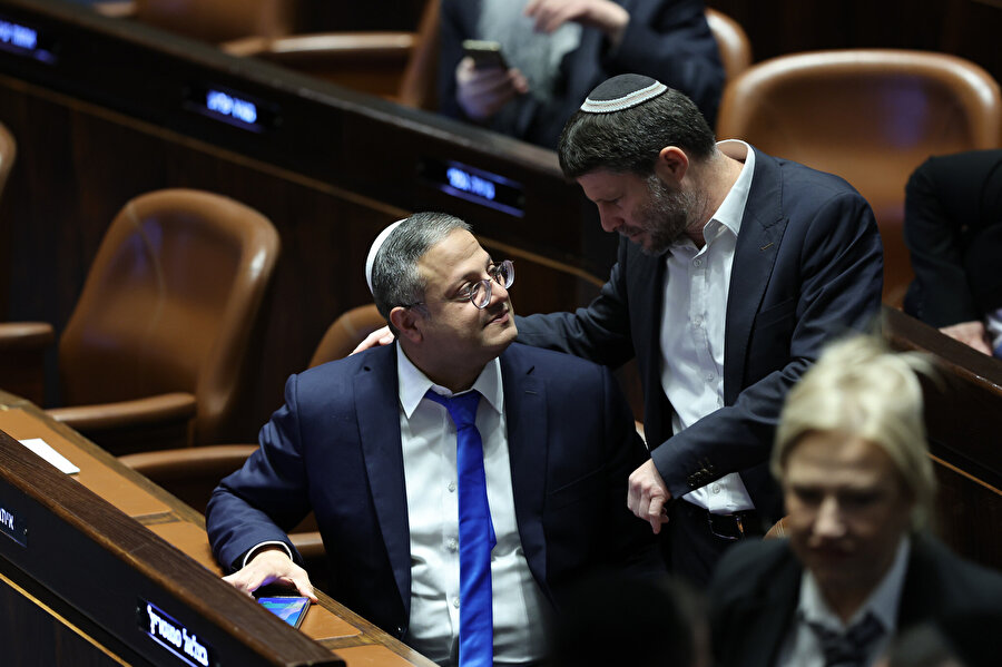 Dini Siyonizm Partisi lideri 42 yaşındaki Smotrich Itamar (sağda), Knesset'te Ben-Gvir ile birlikte.