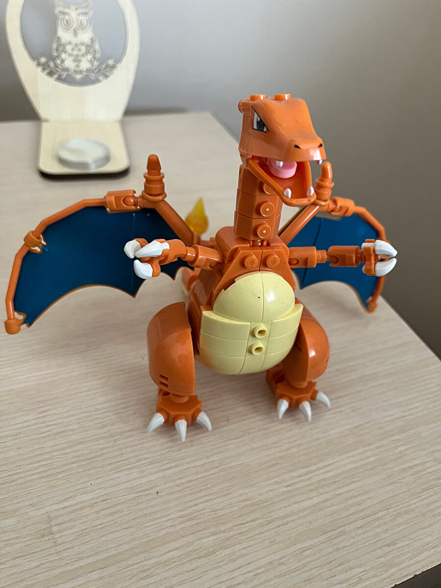 Pallet Kasabası'nın bağları da büklüm büklüm yolları