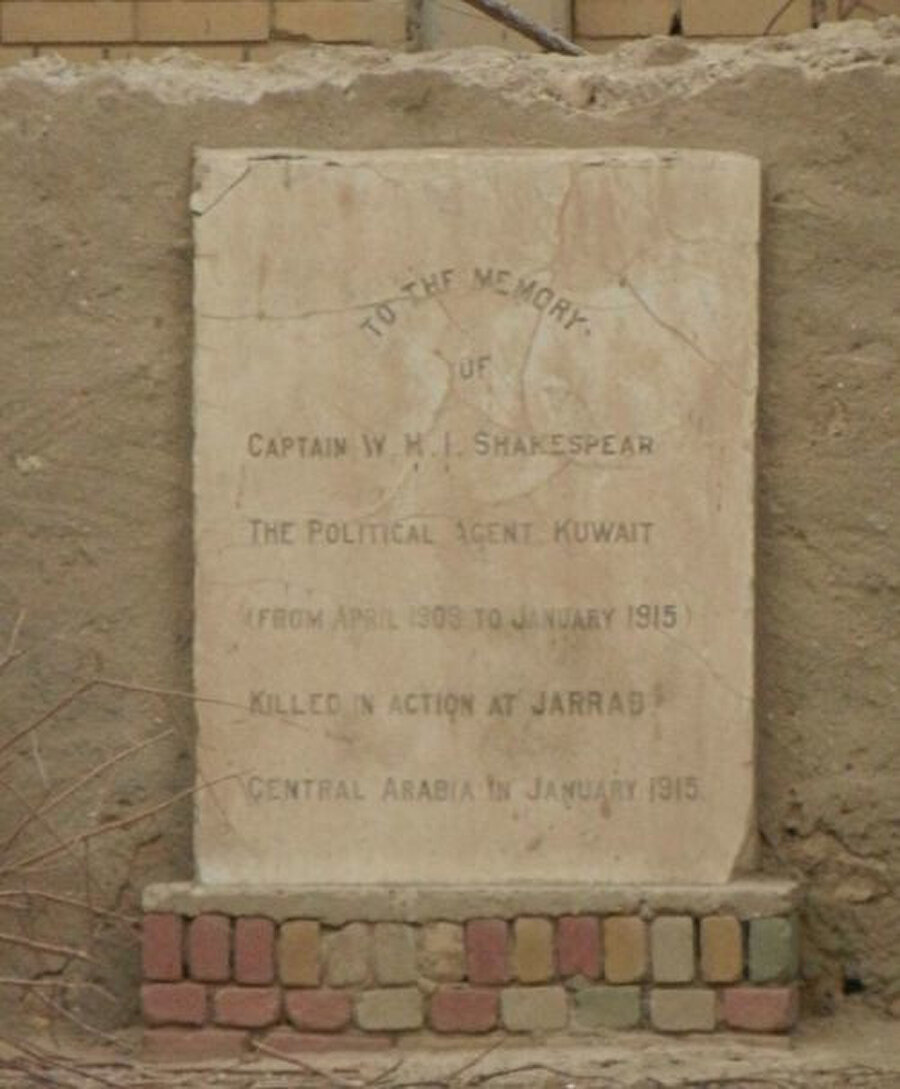 Shakespear'ın Kuveyt'teki Eski Yahudi ve Hristiyan Mezarlığı'ndaki anıtı.