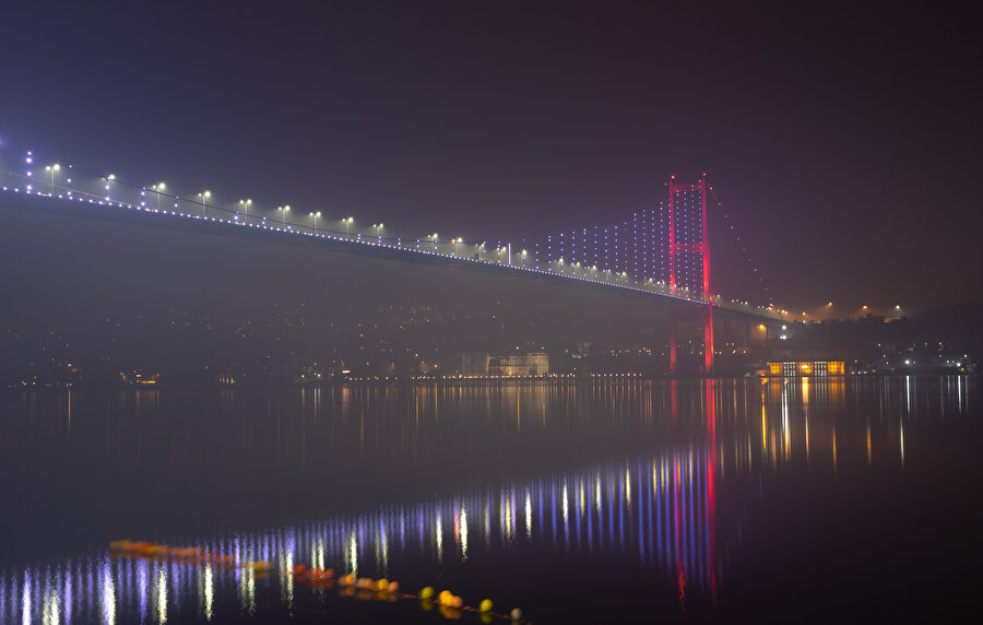 İstanbul bugün de güne sisli başladı: Hava ve deniz ulaşımında seferler iptal edildi