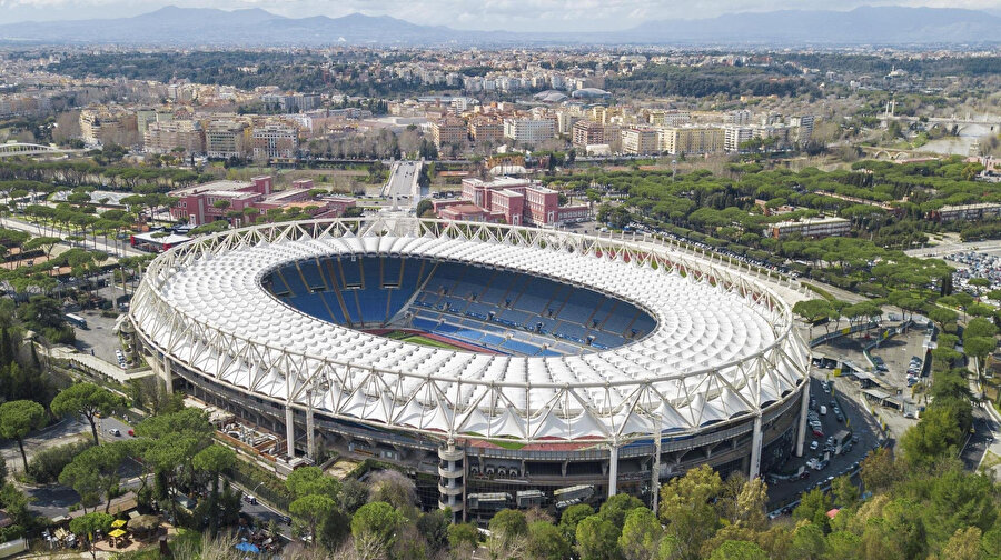2009 UEFA Şampiyonlar Ligi Finali için UEFA standartlarına uyacak şekilde, stadyumun iç tasarımında güncellemeler yapılıyor.
