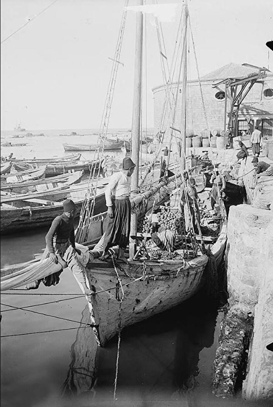 Yafa'da portakal ticareti yapan bir gemi, 19. yüzyılın sonları, 20. yüzyılın başları.