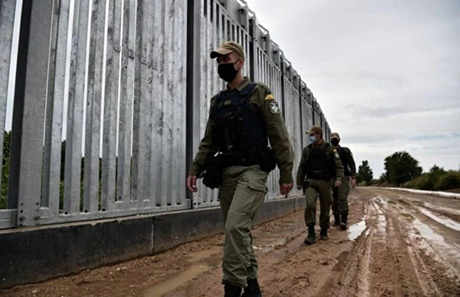 Yunanistan'da mülteciler için 140 kilometrelik çelik çit