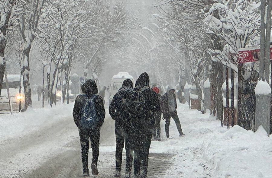 Van'ın yüksek kesimlerinde kar kalınlığı 45 santimetreye ulaştı