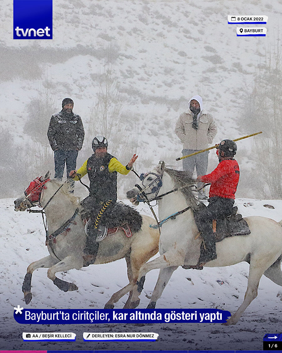 Bayburt'ta ciritçiler, kar altında gösteri yaptı