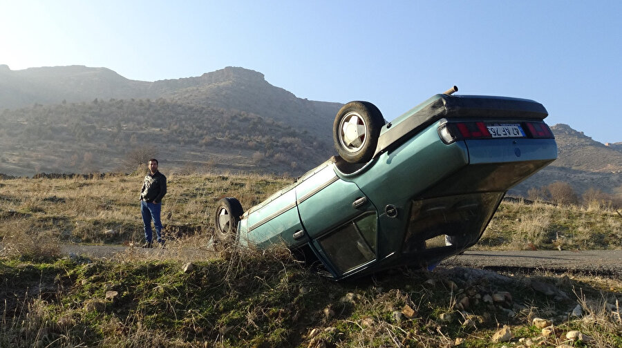 Otomobil ters dönmüş halde bulundu