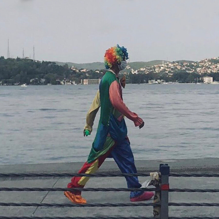 Tüm gün şaka yaptıktan sonra biz