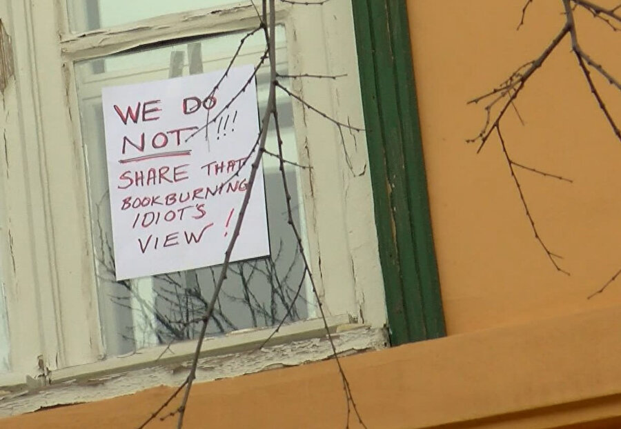 İsveç Konsolosluğu çalışanları: Kitap yakan aptalın fikirlerini paylaşmıyoruz