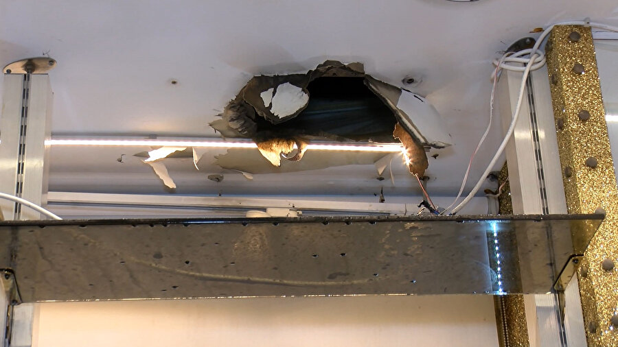 Kiracısını çıkarabilmek için tavanı deldi: Sarımsaklı su döktü