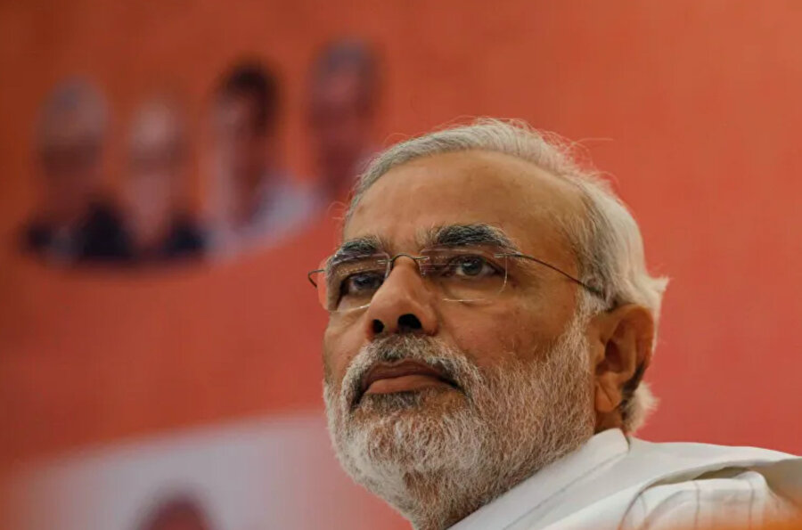 Modi, 2001-2014 döneminde Gujarat eyaleti başbakanlığı görevinde bulundu.
