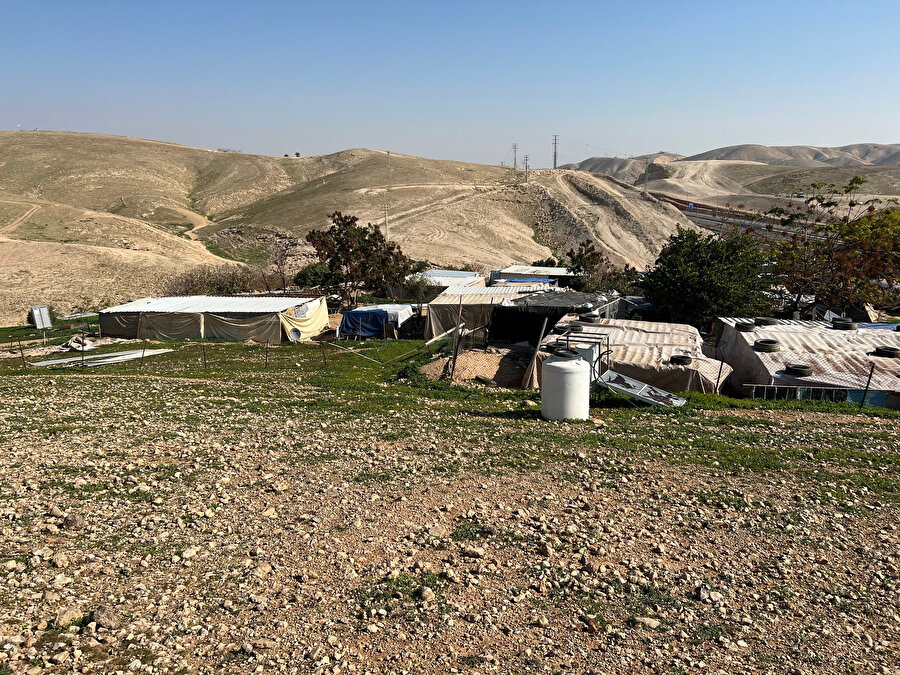 İsrail iç çatışması Filistinli Bedevi köyü Han el-Ahmar'ı 'etnik olarak temizlemekle' tehdit ediyor