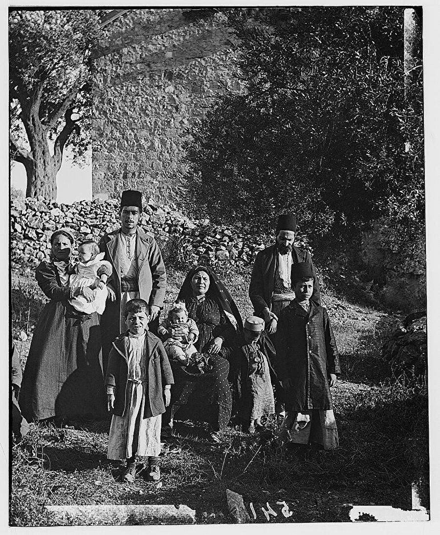 Avrupa’dan Kudüs’e göçen bir Yahudi aile, 1900.