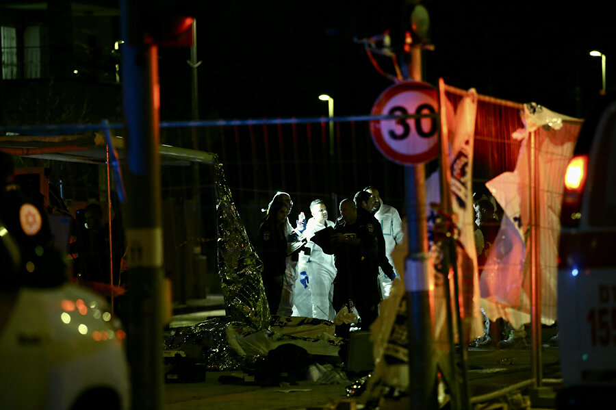 Kudüs'te sinagoga silahlı saldırı: 7 kişi öldü