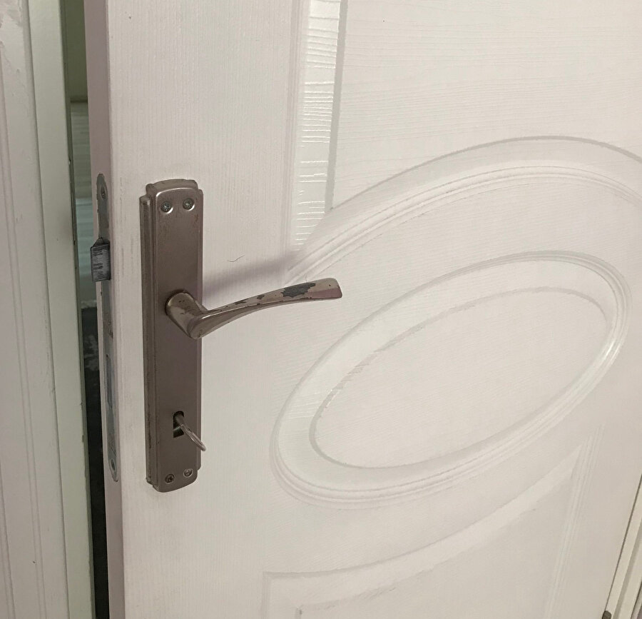 Ben: Çıkarken kapıyı kapatın Aile bireyleri: