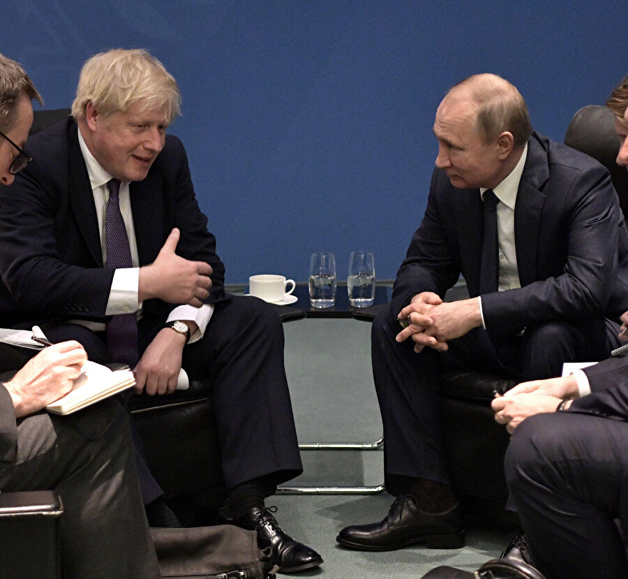 ​Eski İngiltere Başbakanı Boris Johnson, Rusya Devlet Başkanı Putin