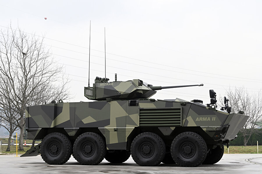 Türkiye'nin yerli motorlu ilk 8x8 aracı görüntülendi: İşte özellikleri