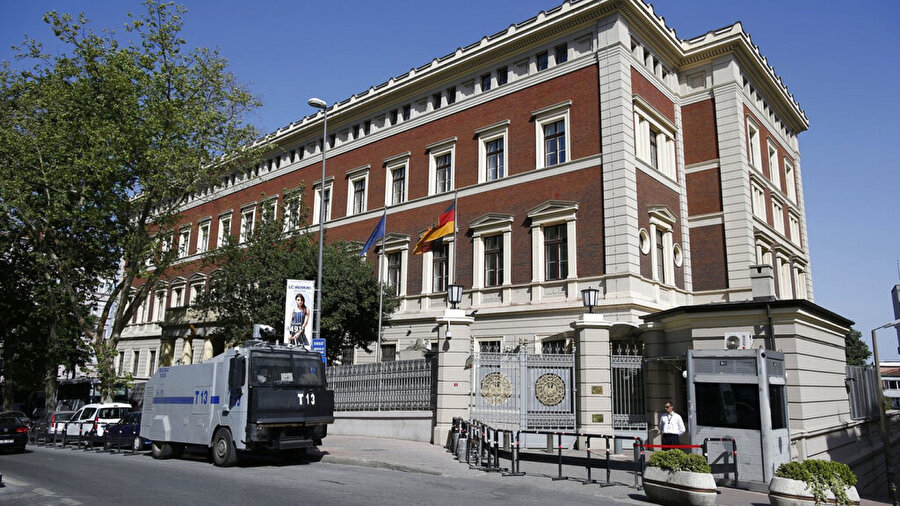 Almanya Başkonsolosluğu da kapatıldı