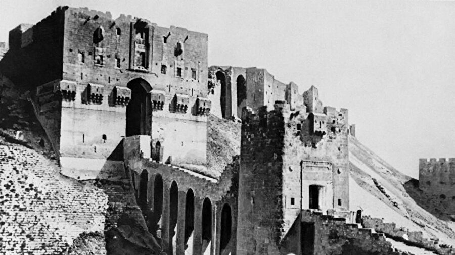 Halep Kalesi, 1138 depreminde ciddi hasar görmüştü.