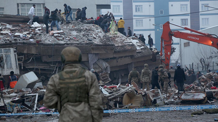 Kahramanmaraş merkezli deprem 10 ili vurdu