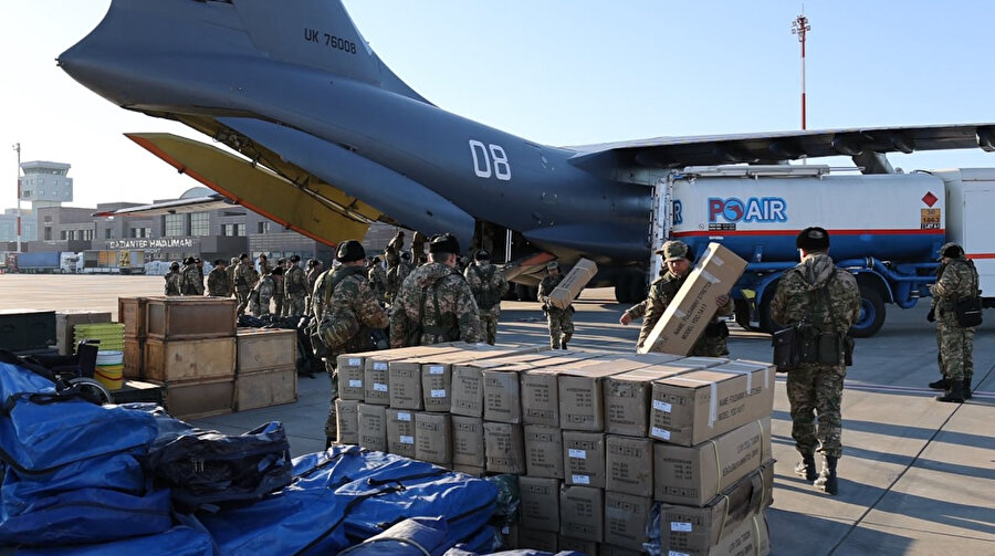 Özbekistan Dışişleri Bakanlığından yapılan açıklamada, Cumhurbaşkanı Şevket Mirziyoyev'in talimatıyla Savunma Bakanlığına bağlı 71 kişiden oluşan askeri sağlık personelinin, Kahramanmaraş merkezli 10 ili etkileyen depremlerde yaralananların tedavisi amacıyla Türkiye'de sahra hastanesi kurulması için gönderildiği belirtildi.