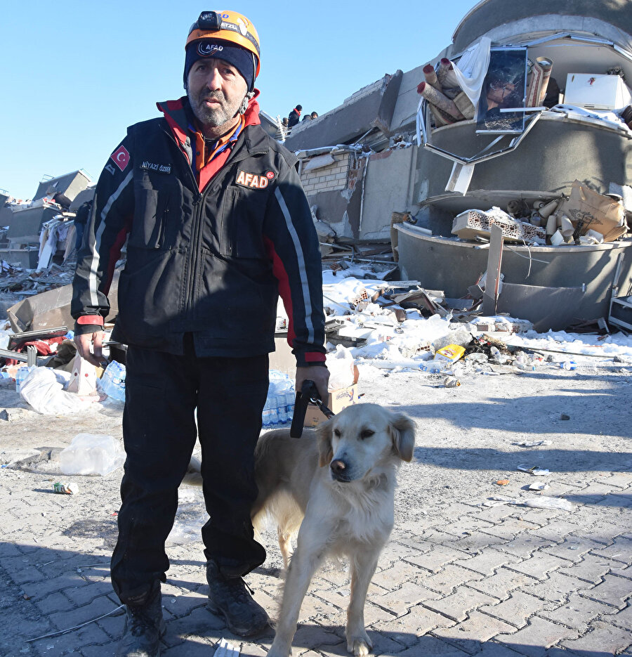 'Köpük' tepki verdi; 77 saat sonra enkazdaki kadın kurtarıldı