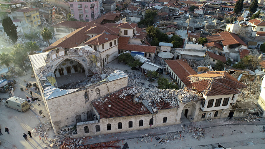 Antakya’da Habîbünneccâr dağının eteklerinde, aslı bir Roma tapınağı iken Bizans döneminde kiliseye, İslâmî dönemde camiye çevrilen Habib-i Neccar Camii, Anadolu’nun bilinen ilk camilerinden biriydi.