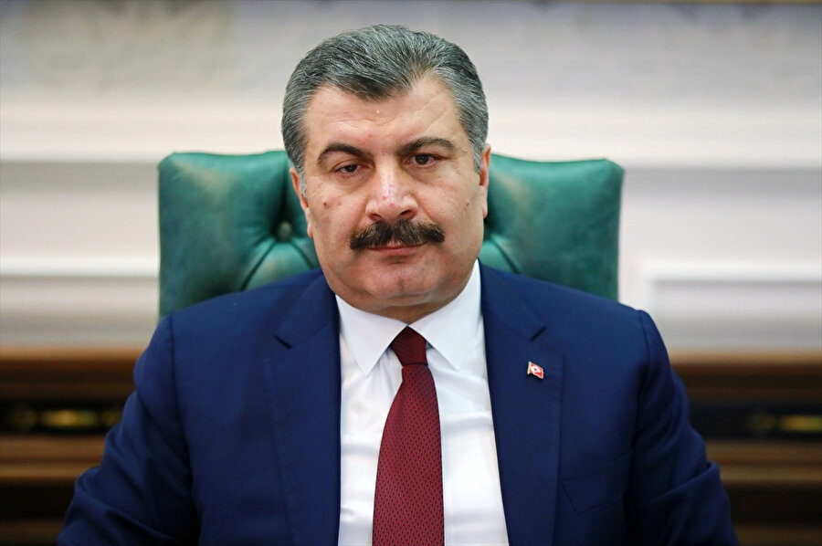 Sağlık Bakanı Koca, minik Dada'yı hastanede ziyaret etti